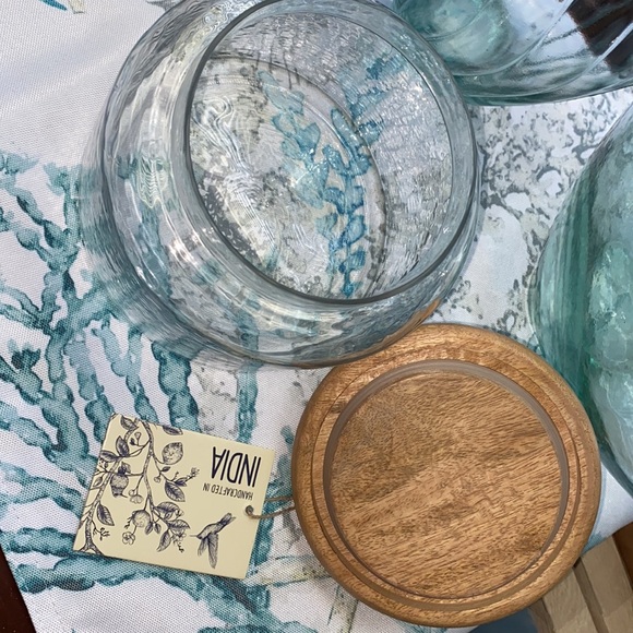 Glass Canister Jar with wood top & metal birds in gold & silver - Picture 3 of 5